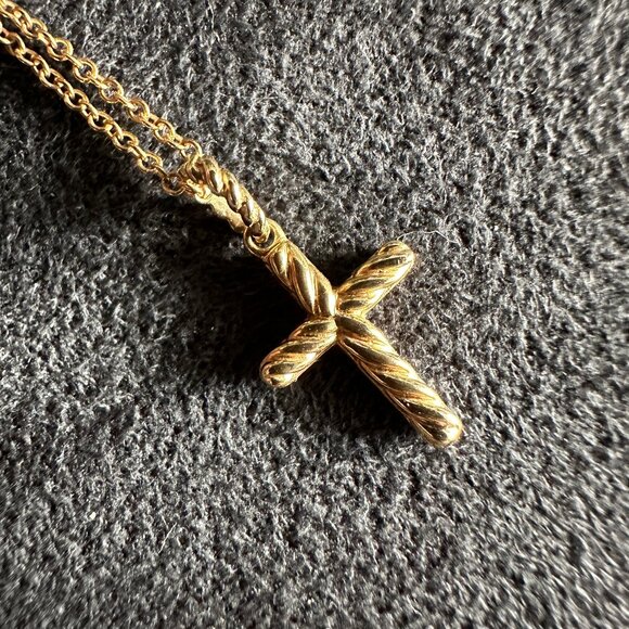 David Yurman Cable Cross Necklace w/ Pavé White Diamonds & 18K Yellow Gold - 18" - Picture 8 of 16